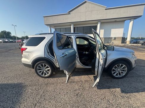 Used 2017 Ford Explorer Limited AWD/4WD image 8