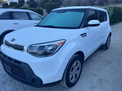Used 2015 Kia Soul FWD image 5