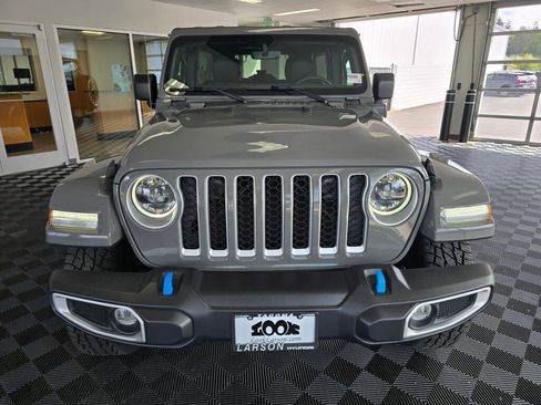 Used 2023 Jeep Wrangler Unlimited Sahara AWD/4WD image 8