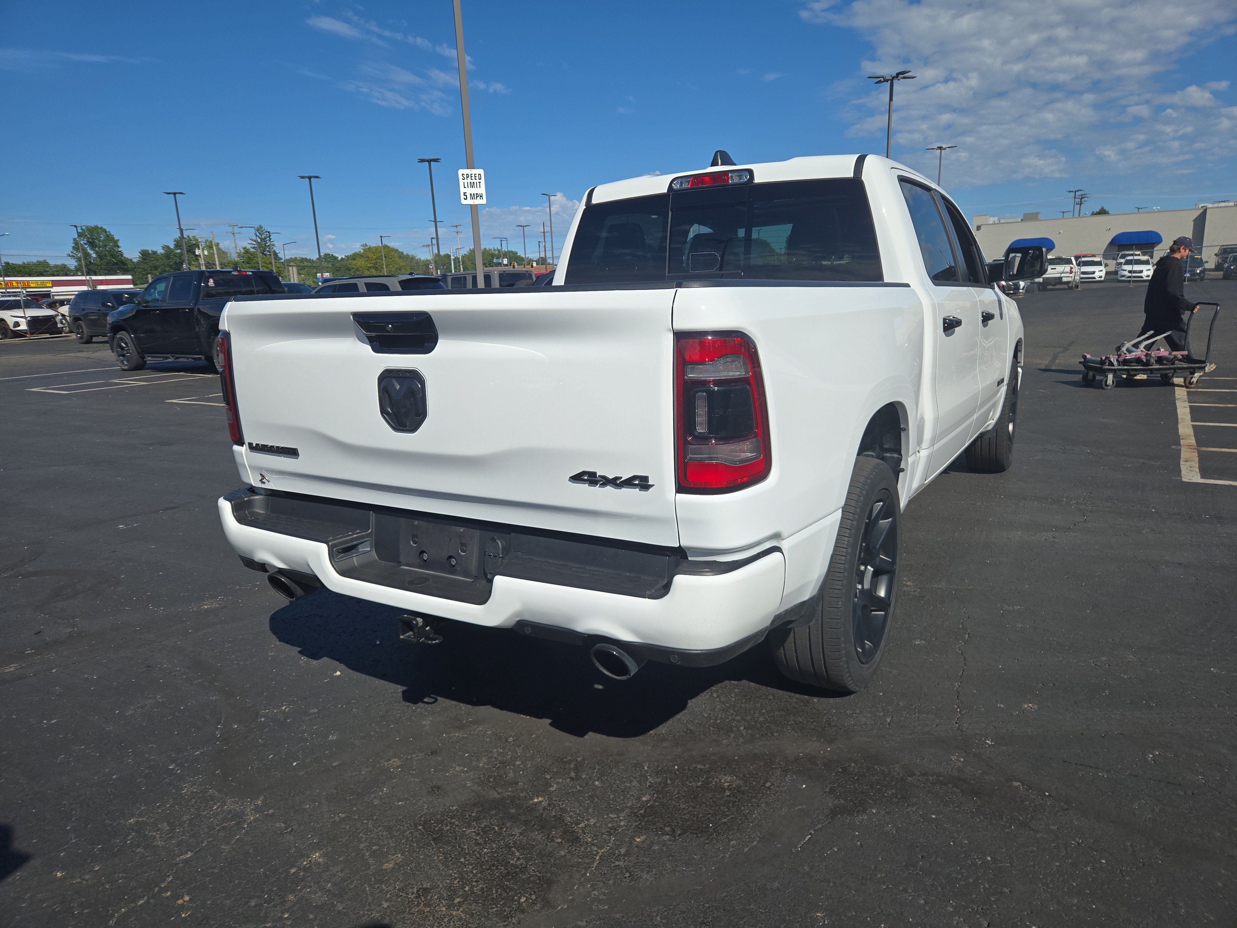 Used 2024 RAM 1500 Laramie AWD/4WD image 3