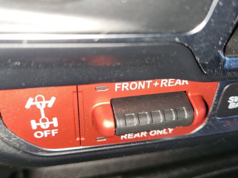 Used 2019 Jeep Wrangler Unlimited Rubicon w/ Uconnect 4C Nav & Sound Group AWD/4WD image 24