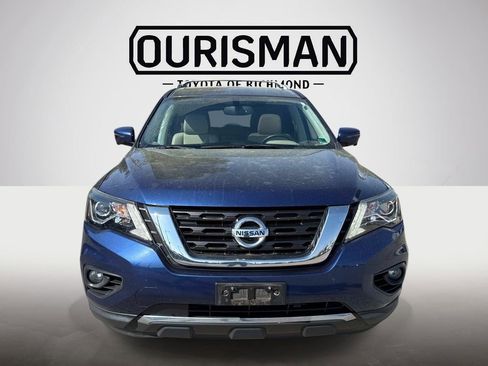 Used 2017 Nissan Pathfinder Platinum w/ Cargo Package AWD/4WD image 2