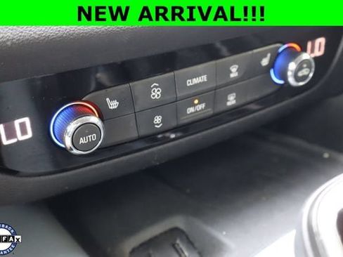 Used 2019 Buick Enclave Essence FWD image 27