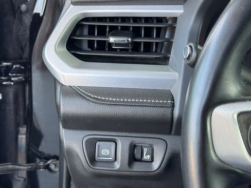 Used 2023 GMC Acadia SLT AWD/4WD image 39