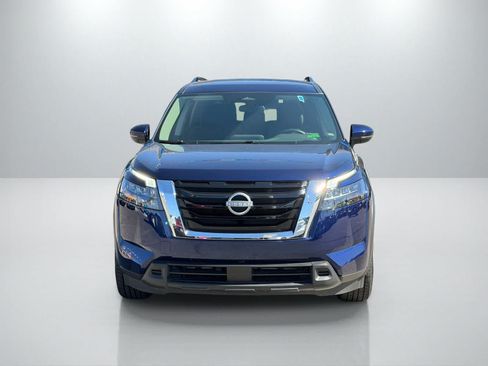 Used 2025 Nissan Pathfinder SV FWD image 11