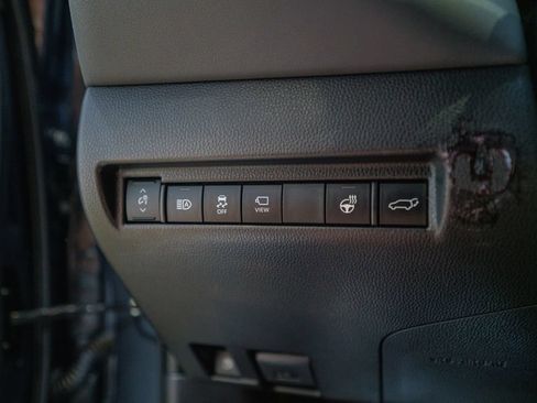 Certified 2023 Toyota Venza Limited AWD/4WD image 22