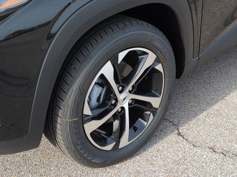 New 2026 Chevrolet Trax RS w/ Sunroof Package FWD image 11