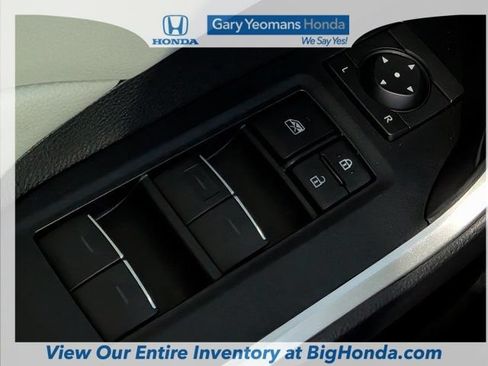 Used 2024 Toyota RAV4 XLE FWD image 24