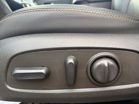 Used 2022 Chevrolet Equinox Premier image 21