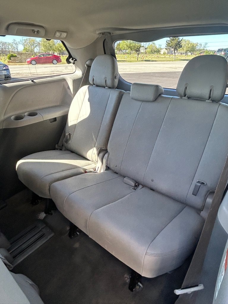 Used 2015 Toyota Sienna XLE Premium FWD image 11