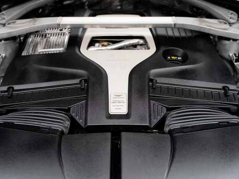 Used 2023 Aston Martin DBX image 72