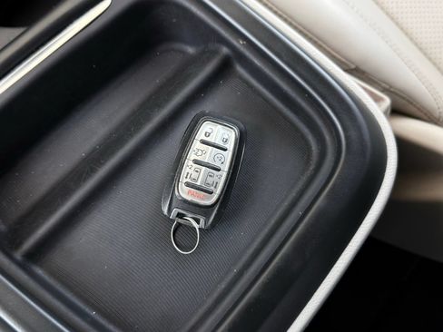 Used 2021 Chrysler Voyager Lxi FWD image 37