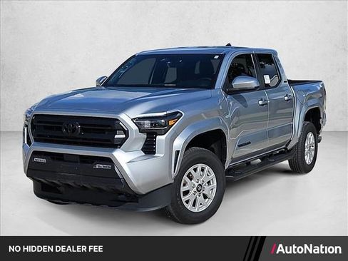 Used 2025 Toyota Tacoma SR5 AWD/4WD image 1