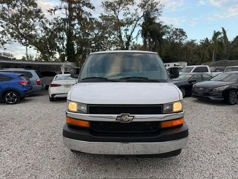 Used 2017 Chevrolet Express 3500 LT w/ LT Preferred Equipment Group image 2