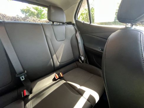 Used 2025 Buick Encore GX Preferred AWD/4WD image 36