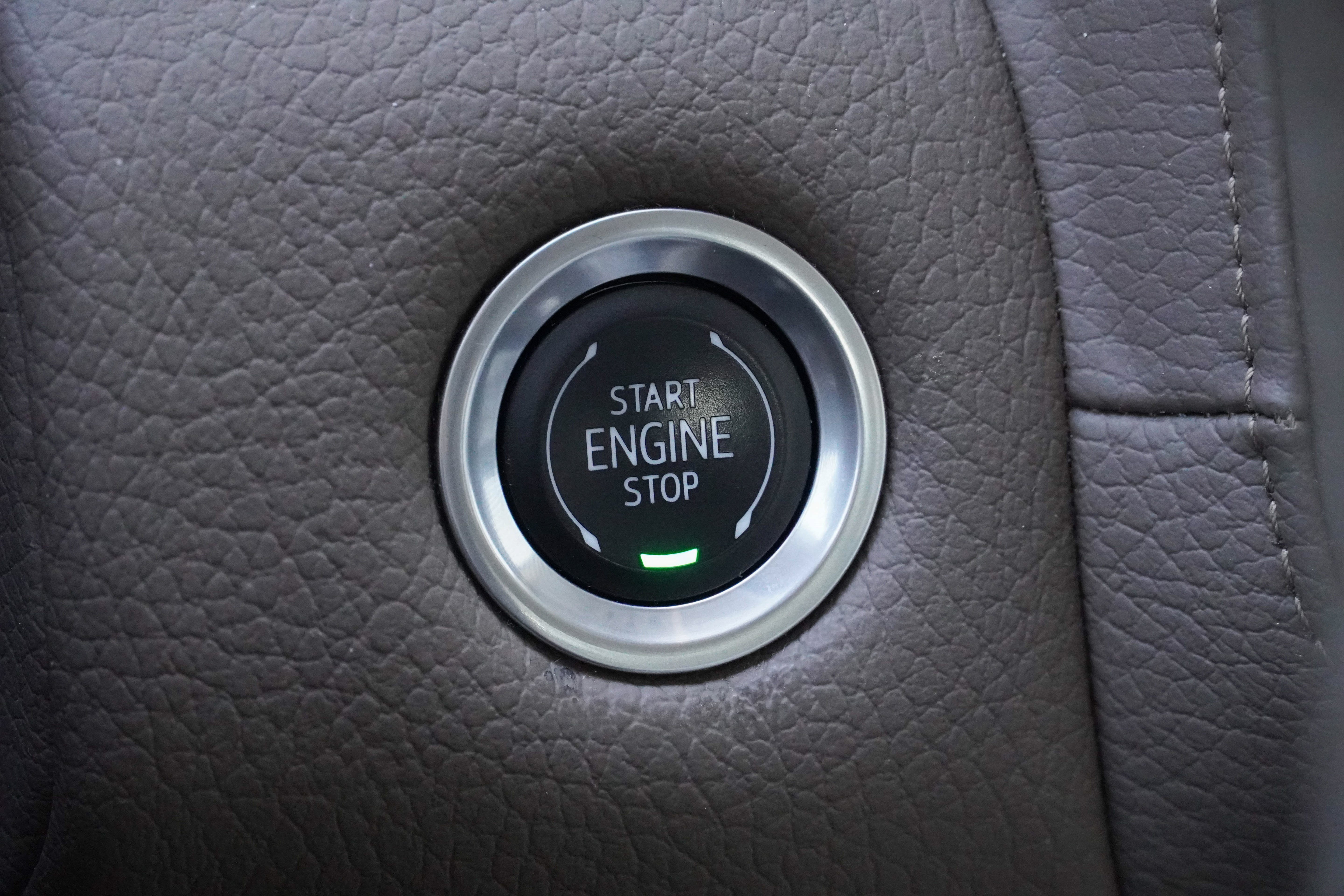 Used 2024 GMC Yukon Denali w/ Advanced Technology Package AWD/4WD image 19