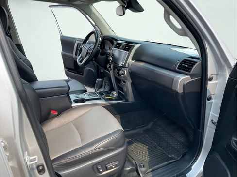 Certified 2021 Toyota 4Runner SR5 Premium w/ Moonroof Package AWD/4WD image 19