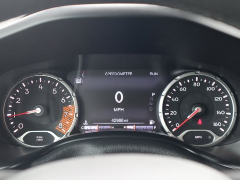 Used 2021 Jeep Renegade Latitude FWD image 17