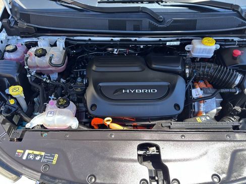 Used 2024 Chrysler Pacifica Limited FWD image 43
