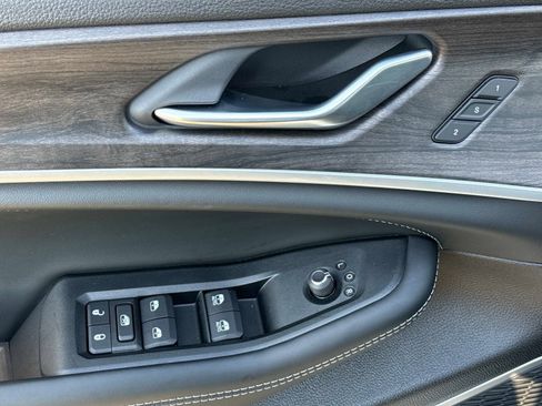 New 2026 Jeep Grand Cherokee Limited image 21