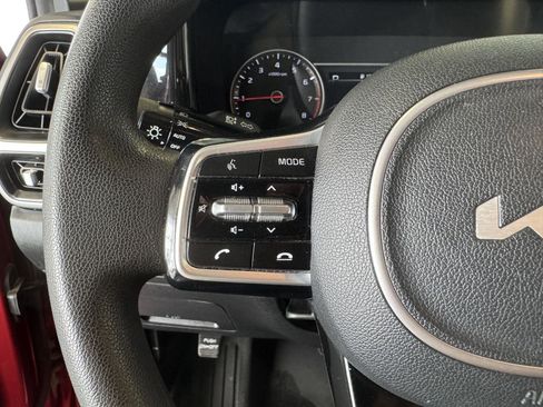 Used 2022 Kia Sorento LX image 30