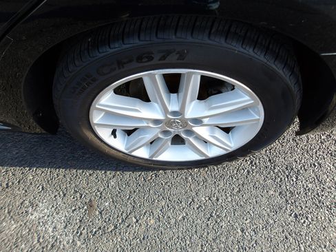 Used 2013 Toyota Avalon XLE Premium image 23