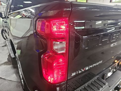 Used 2023 Chevrolet Silverado 1500 LT AWD/4WD image 33
