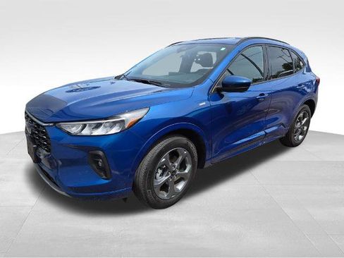 Certified 2023 Ford Escape ST-Line Select w/ Tech Pack #2 AWD/4WD image 2