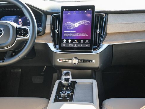 New 2026 Volvo XC90 T8 Plus w/ Protection Package Premier image 22