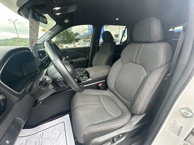 Used 2025 Honda Pilot Sport image 16