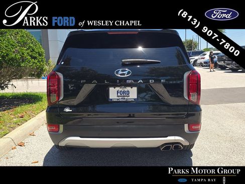 Used 2022 Hyundai Palisade SEL w/ Premium Package FWD image 5