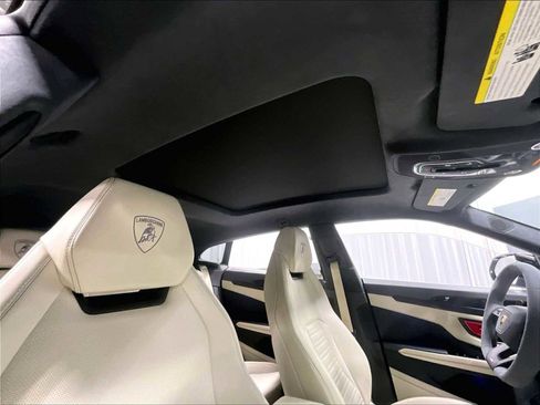 Used 2025 Lamborghini Urus SE image 27