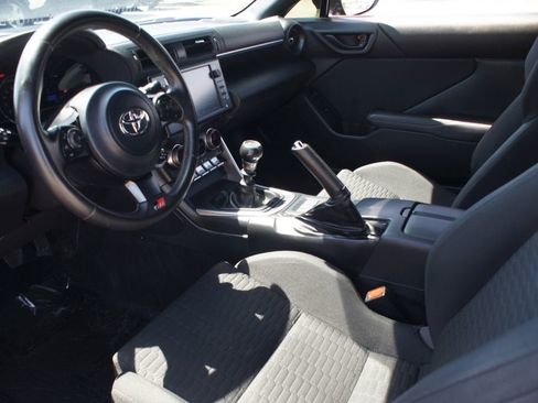 Used 2022 Toyota GR86 w/ ALL Weather Mat Package (TMS) RWD image 6