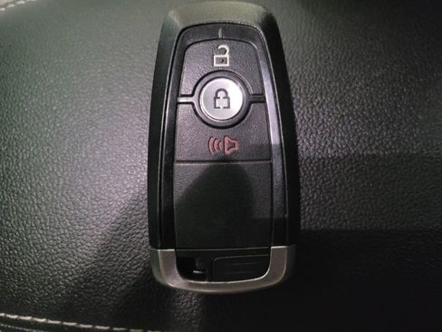 Used 2020 Ford Escape SE AWD/4WD image 32