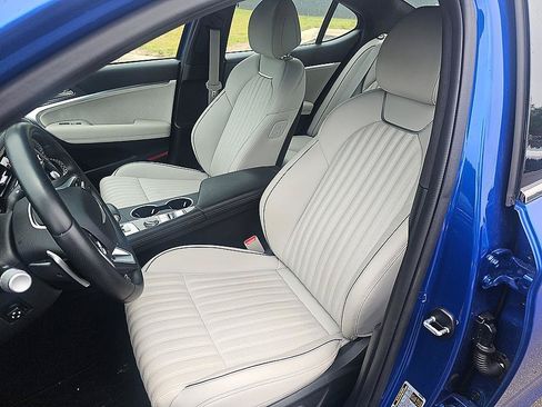 Used 2025 Genesis G70 2.5T w/ Sport Prestige Package RWD image 15