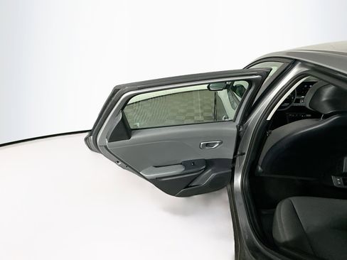 Used 2025 Kia K4 LXS image 25