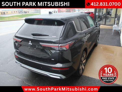 New 2025 Mitsubishi Outlander SE image 6