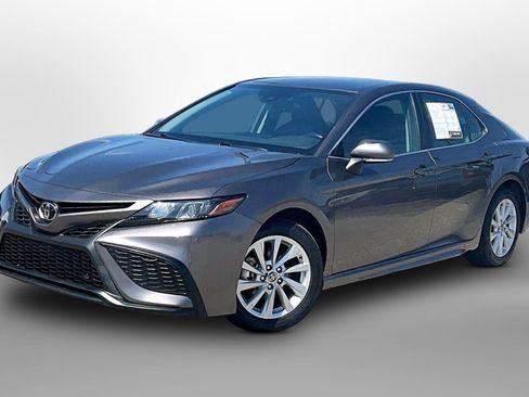 Used 2024 Toyota Camry SE FWD image 13