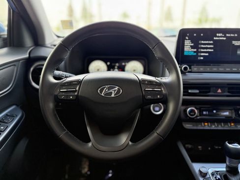 Used 2022 Hyundai Kona Limited image 19