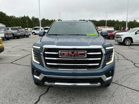 Used 2025 GMC Yukon Elevation RWD image 3