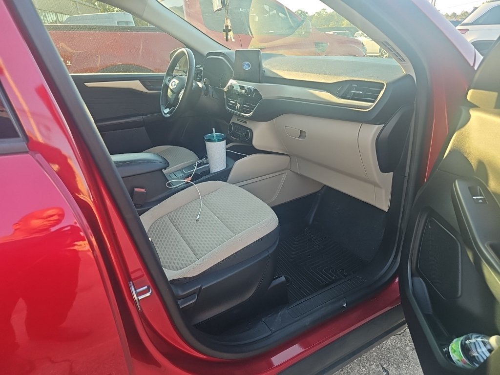 Used 2022 Ford Escape SE w/ Convenience Package FWD image 8