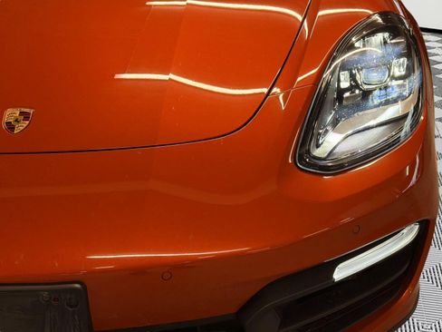 Certified 2022 Porsche Panamera image 12