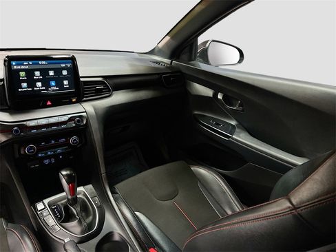 Used 2019 Hyundai Veloster 2.0 Premium image 24