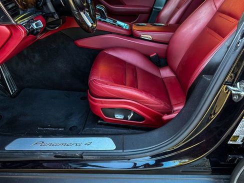 Used 2018 Porsche Panamera 4 image 23