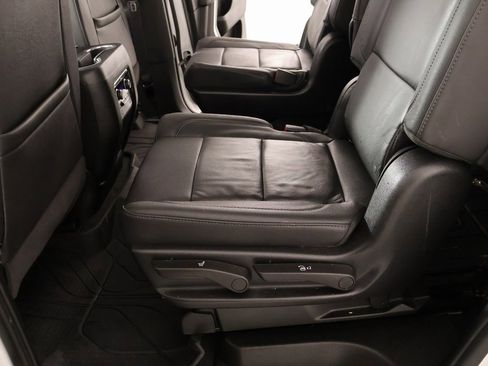 Used 2024 Chevrolet Tahoe Z71 w/ Luxury Package image 14