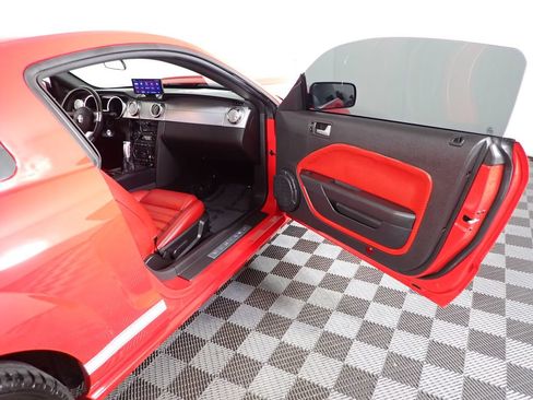Used 2006 Ford Mustang GT Premium RWD image 28