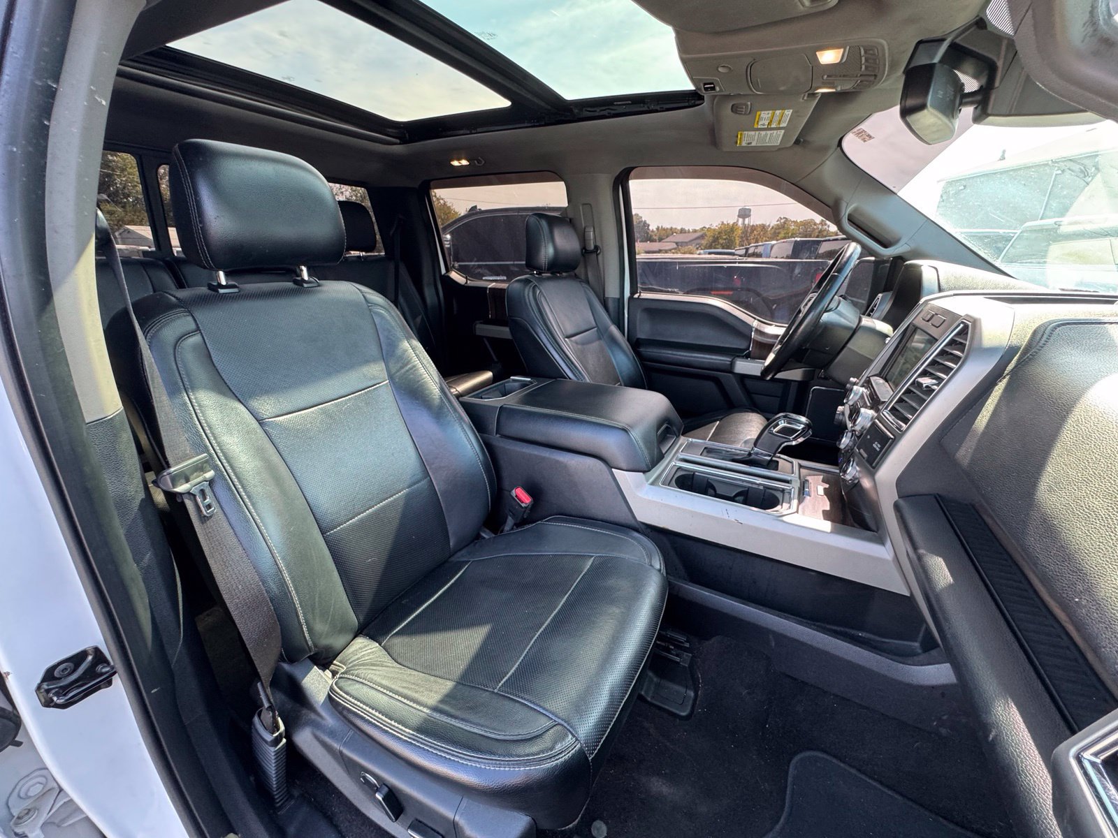Used 2016 Ford F150 Lariat w/ Equipment Group 502A Luxury AWD/4WD image 34