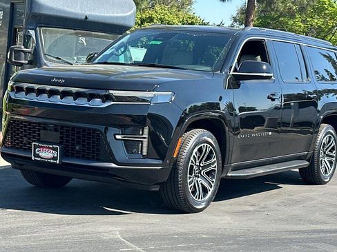 New 2026 Jeep Grand Wagoneer L 2WD image 8