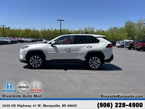 Used 2020 Toyota RAV4 Limited AWD/4WD image 4