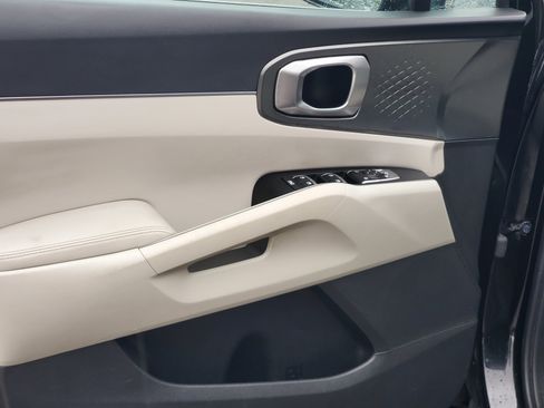 Used 2021 Kia Sorento S image 20